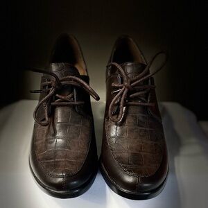 Women’s Aerosoles Endearing Dark Brown Crocco Lace up Shoes